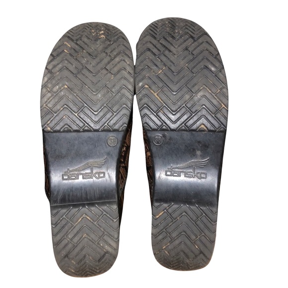 Dansko Clogs Shoes Size 38 US8 Brown Tooled Leather Paisley Floral - Picture 8 of 11